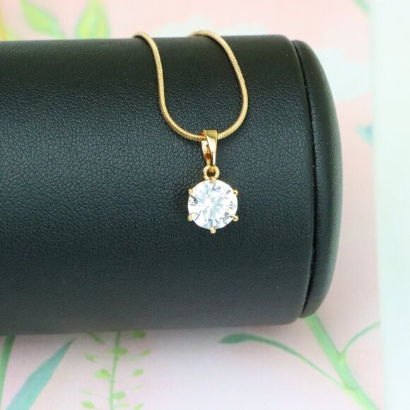 "Sparkling White Round Pendant in Gold Finish for Daily Elegant Wear, XPPT1678 - Picture 13 of 13